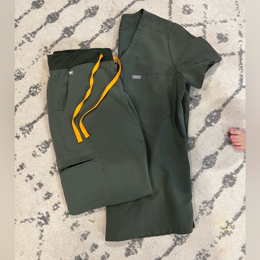 Well loved Figs scrubs